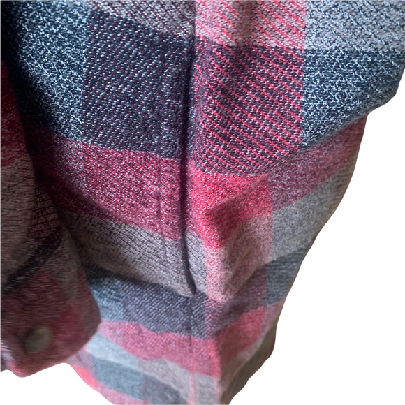 Roots Flannel Long Sleeve Plaid Tunic with pockets - Picture 6 of 7